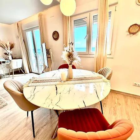 Apartamento Bajondillo Con Terraza *